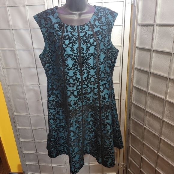 Danny and Nicole size 14 sleeveless dress with zipper back - Picture 1 of 16